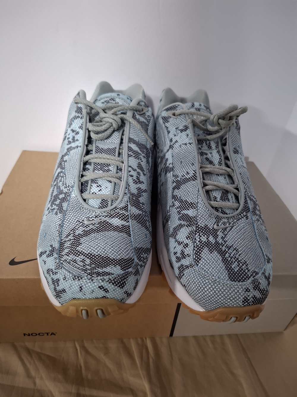 Nike Light Blue Gray Patterned Lace-Up Sneakers